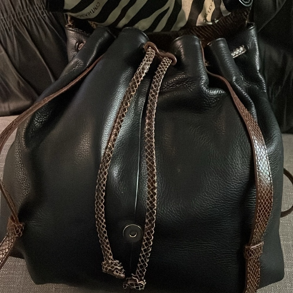 Cynthia Rowley Shoulder Bag Backpack Black Brown Textured Animal Hide Boho - Picture 6 of 14